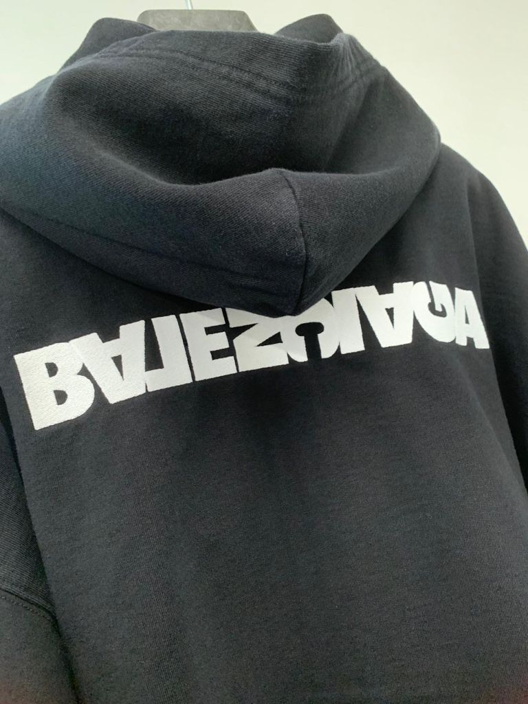 BALENCIAGA  |Men's turn wide fit zip-up hoodie in black