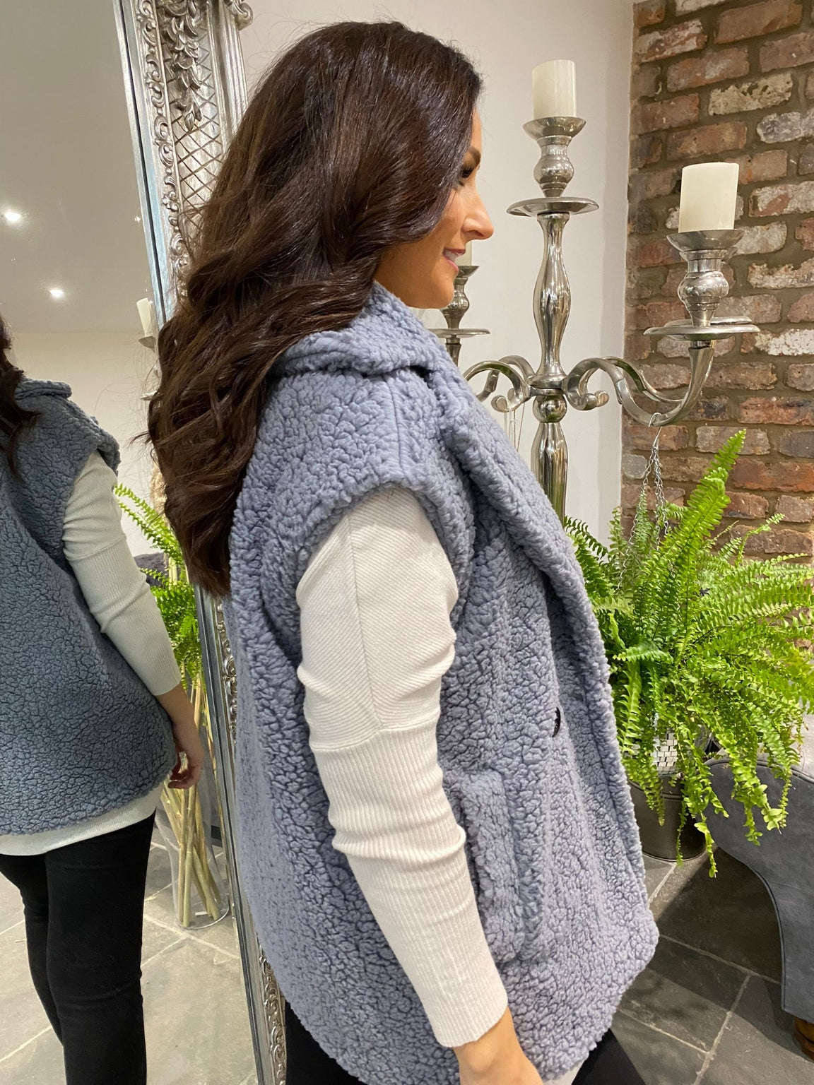 Short Sleeveless Teddy Gilet Danni