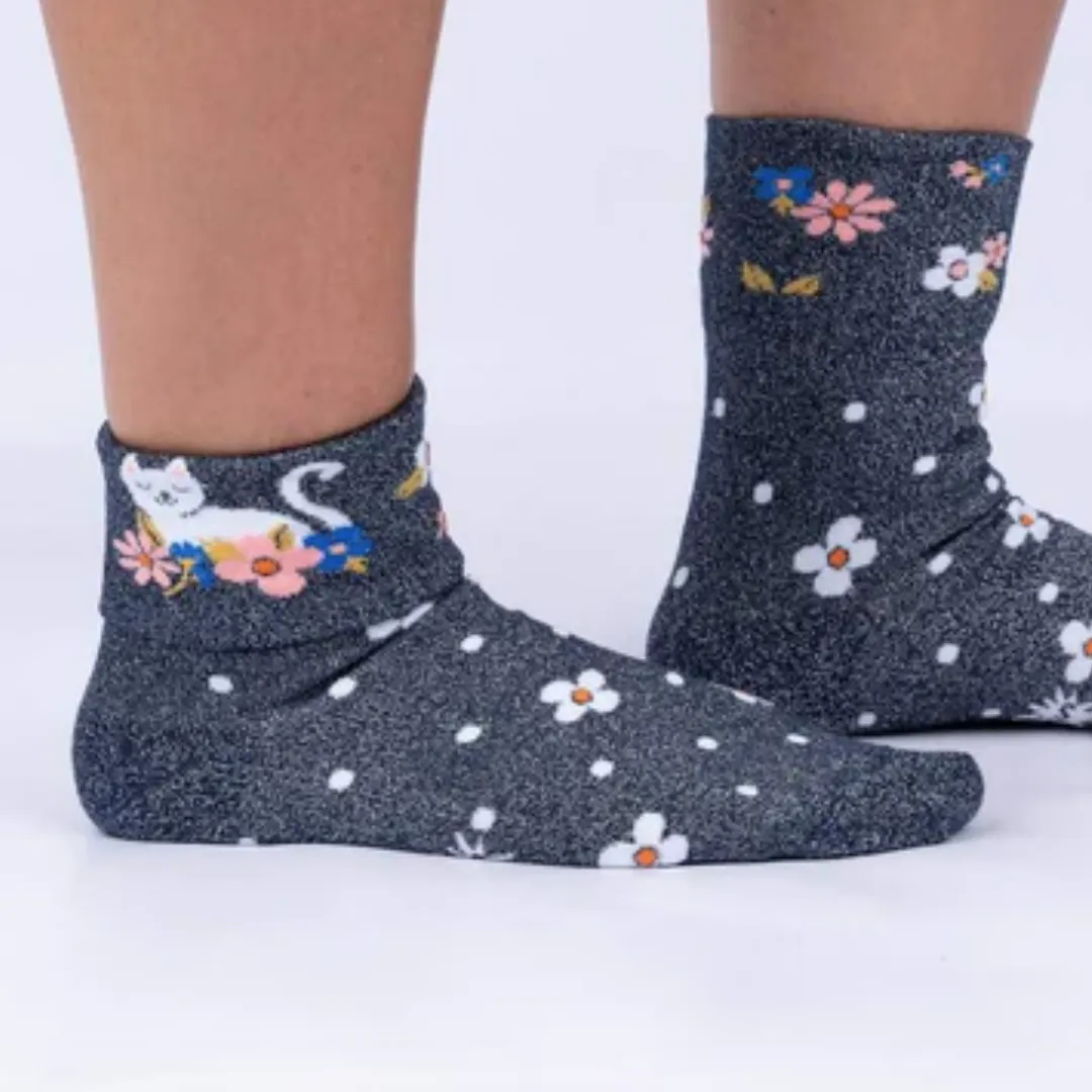 Sitting Kitty Turn Cuff Crew Socks