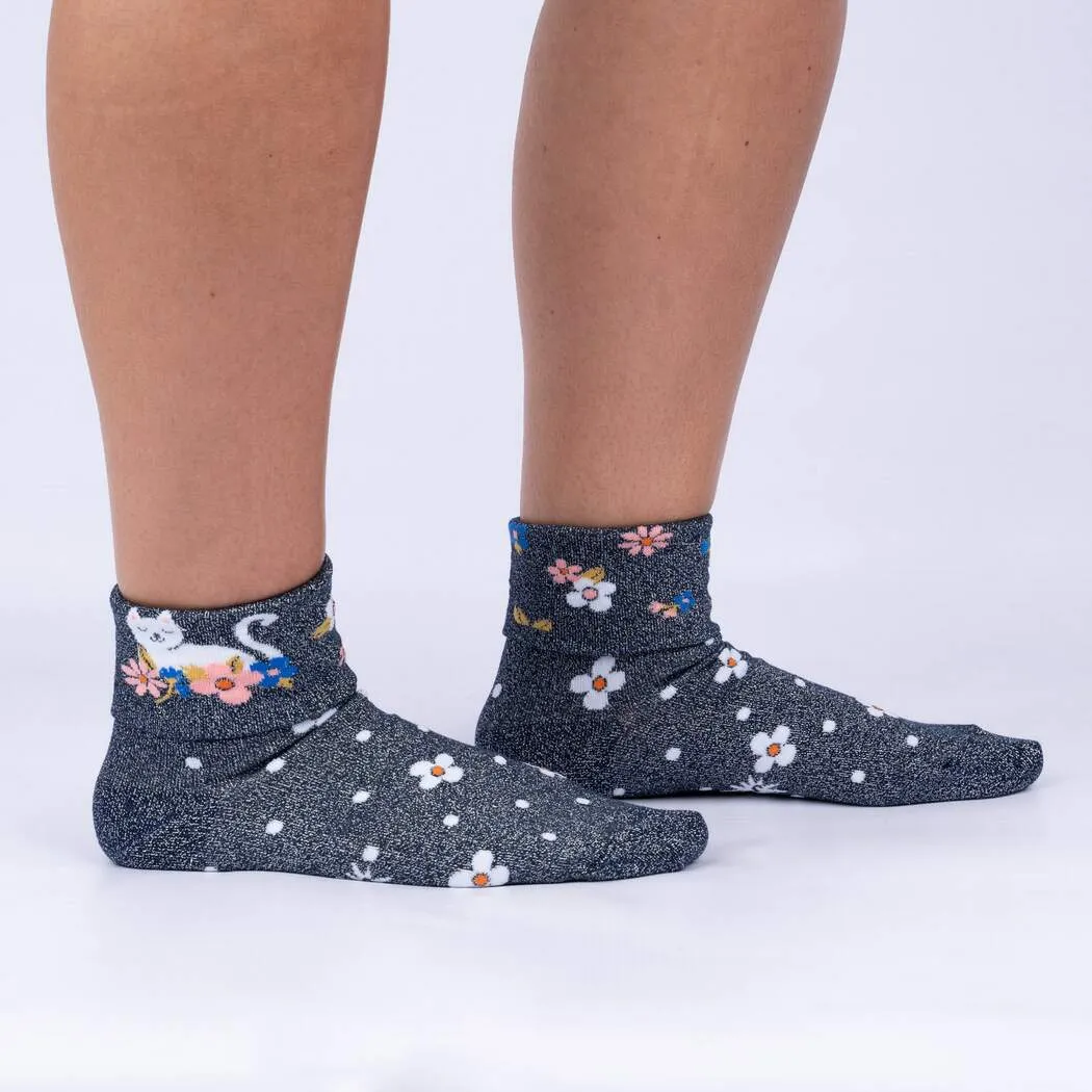 Sitting Kitty Turn Cuff Crew Socks